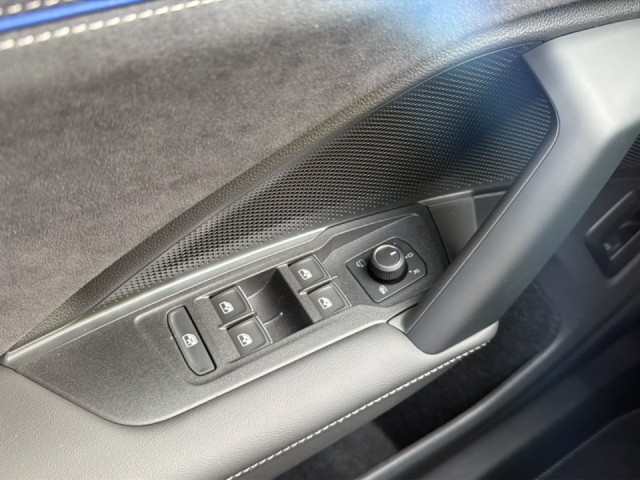 VOLKSWAGEN TIGUAN 1.5 eTSI R-LINE TREKHAAK/PANO-DAK/ELEK-KLEP/CAMERA/ACC/HUD/STOEL+STUURVERW, Vortkamp Enschede, Enschede