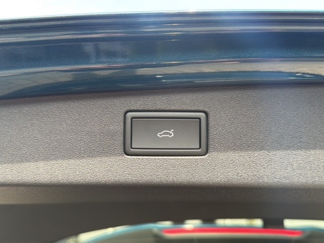 VOLKSWAGEN TIGUAN 1.5 eTSI R-LINE TREKHAAK/PANO-DAK/ELEK-KLEP/CAMERA/ACC/HUD/STOEL+STUURVERW, Vortkamp Enschede, Enschede