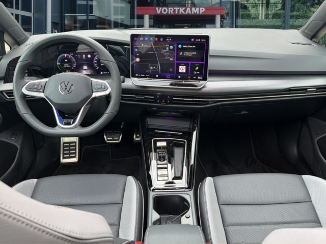 VOLKSWAGEN GOLF 1.5 TSI GTE PANO-DAK/360CAM/LEDER/MEM/ACC/IQ/STANDKACHEL/STOEL+STUURVERW, Vortkamp Enschede, Enschede