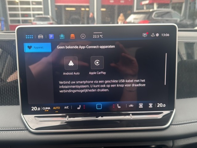 VOLKSWAGEN TIGUAN 1.5 eTSI LIFE TREKHAAK/ELEK-KLEP/CAMERA/ACC/STOEL+STUURVERW/CARPLAY, Vortkamp Enschede, Enschede