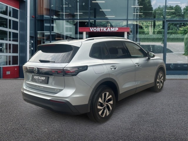 VOLKSWAGEN TIGUAN 1.5 eTSI LIFE TREKHAAK/ELEK-KLEP/CAMERA/ACC/STOEL+STUURVERW/CARPLAY, Vortkamp Enschede, Enschede