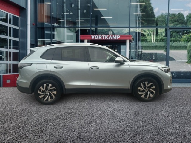 VOLKSWAGEN TIGUAN 1.5 eTSI LIFE TREKHAAK/ELEK-KLEP/CAMERA/ACC/STOEL+STUURVERW/CARPLAY, Vortkamp Enschede, Enschede
