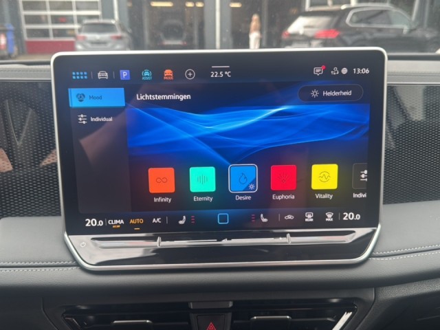 VOLKSWAGEN TIGUAN 1.5 eTSI LIFE TREKHAAK/ELEK-KLEP/CAMERA/ACC/STOEL+STUURVERW/CARPLAY, Vortkamp Enschede, Enschede