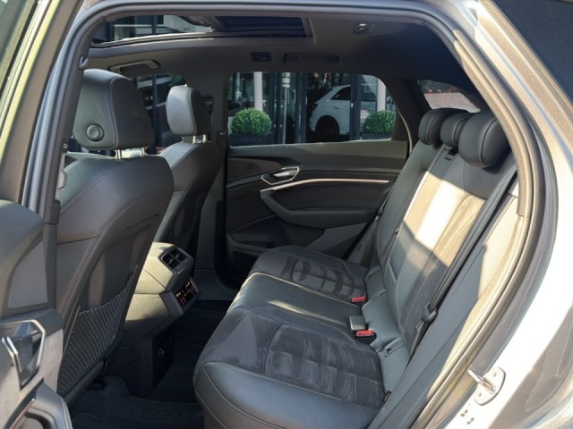 AUDI E-TRON 50 QUATTRO ADVANCED TREKHAAK/PANO-DAK/ELEK-KLEP/CAMERA/HUD/MEM/B&O/ACC, Vortkamp Enschede, Enschede