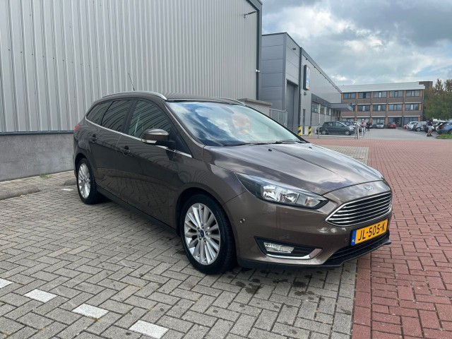 FORD FOCUS WAGON 1.5 Titanium, van Rooijen Automotive, Hazerswoude Dorp