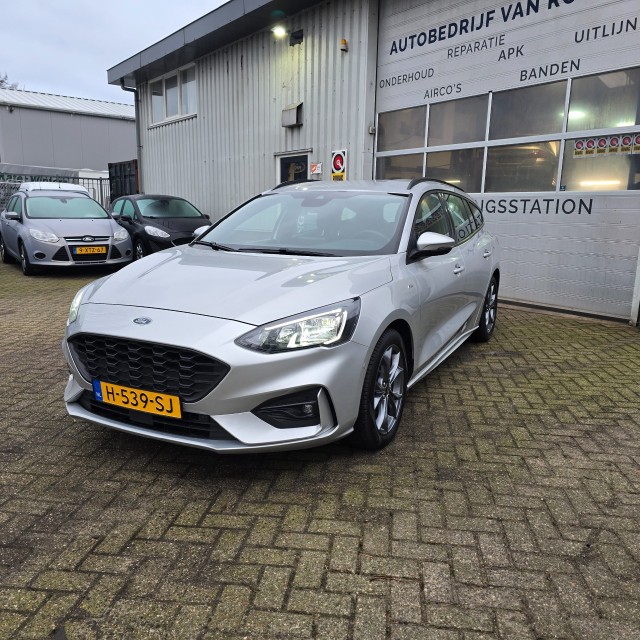 FORD FOCUS 1.0 EcoBoost 125pk ST-Line Bus. Wagon , van Rooijen Automotive, Hazerswoude Dorp