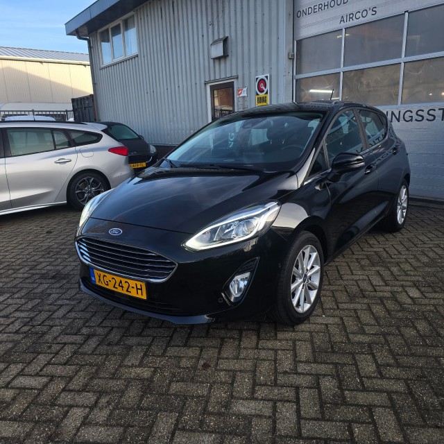 FORD FIESTA 1.0 Ecoboost Titanium  ** nieuwe distributieriem **, van Rooijen Automotive, Hazerswoude Dorp