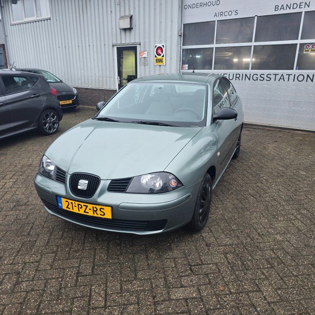 SEAT IBIZA 1.4 Reference  3 DRS met trekhaak, van Rooijen Automotive, Hazerswoude Dorp