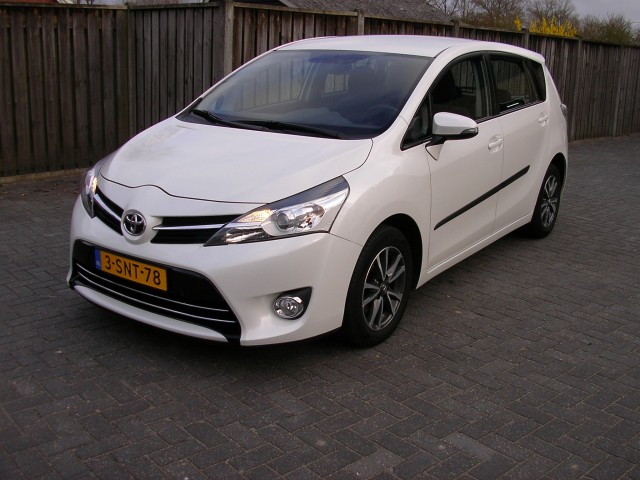 TOYOTA VERSO 1.8 VVT-i Aspiration CLIMA TREKHAAK NL-AUTO, Autobedrijf Kroezen, Tubbergen