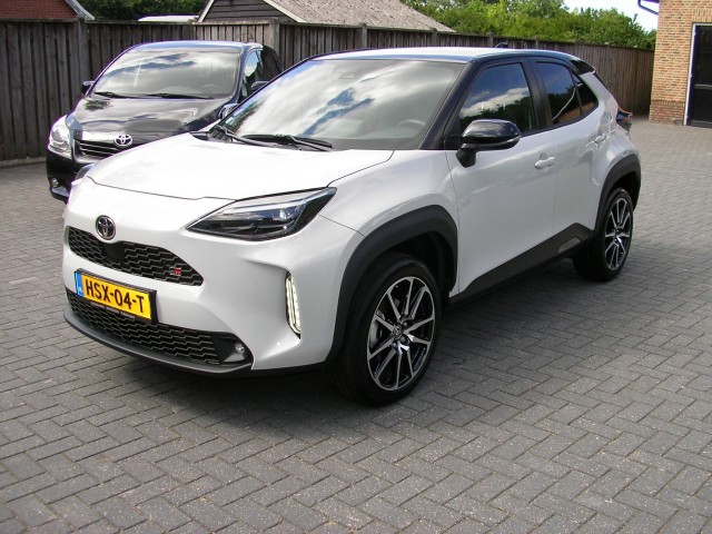 TOYOTA YARIS CROSS 1.5 Hybrid GR Sport HEAD-UP PANORAMA NAVI DODEHOEK, Autobedrijf Kroezen, Tubbergen