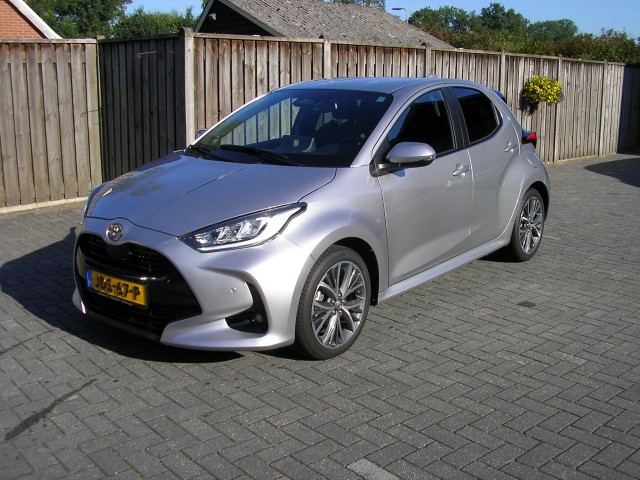 TOYOTA YARIS 1.5 Hyb. 130 Executive HEAD-UP LEER  NAVI  KEYLESS, Autobedrijf Kroezen, Tubbergen