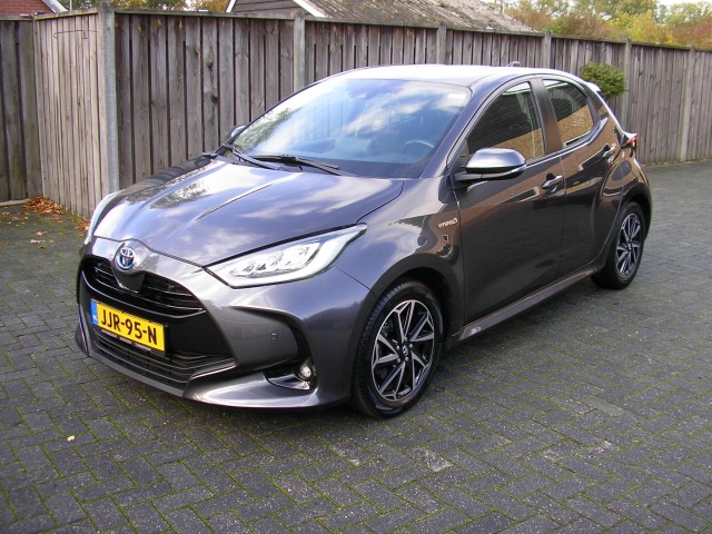 TOYOTA YARIS 1.5 Hyb. Dynamic NAVI HEAD-UP DAB DODEHOEK, Autobedrijf Kroezen, Tubbergen