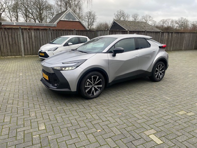 TOYOTA C-HR 1.8Hybrid 140 Dynamic PARKEERSENSOREN NAVI NL-AUTO, Autobedrijf Kroezen, Tubbergen