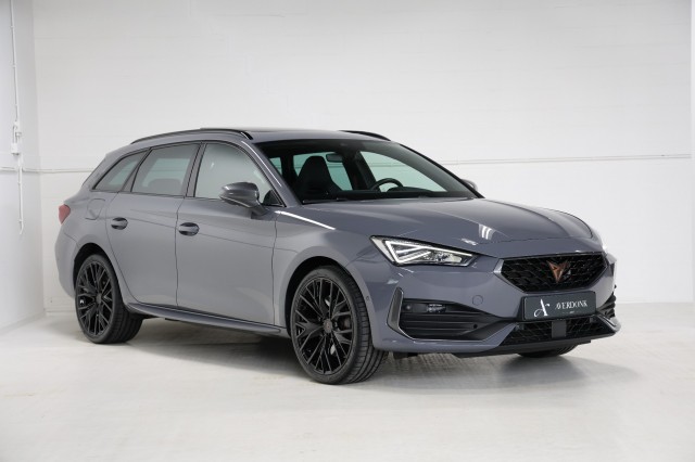 CUPRA LEON SPORTSTOURER 1.4 e-Hybrid VZ Copper Edition 245PK Pano/Stuurv/Sfeerv/19inch/C, Averdonk Auto's, Haaksbergen