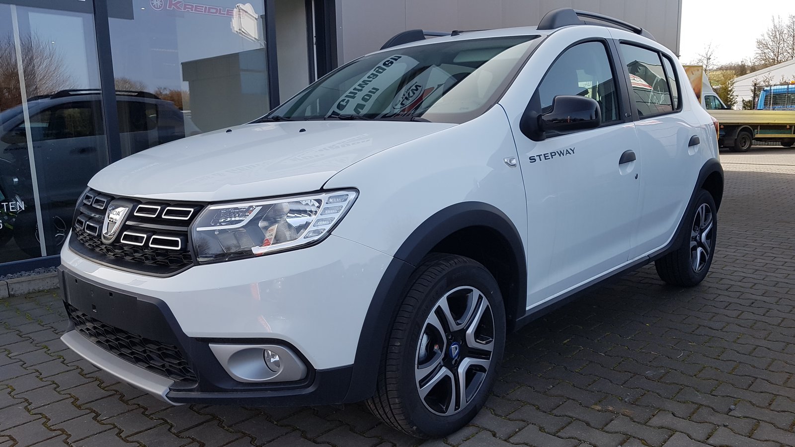 DACIA SANDERO Stepway Celebration*Navi*ACA*PDC*4eFh* Autosoft BV, Enschede