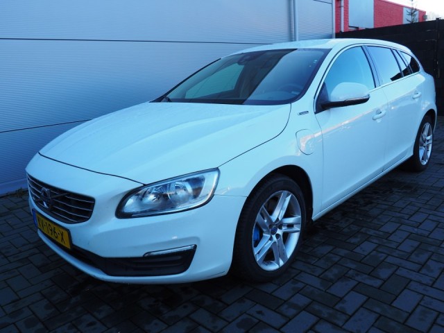 VOLVO V60 2.4 D5 TWIN ENGINE LEASE EDITION AUTOMAAT Dealer Inruilauto's.nl, 9663 AW Nieuwe Pekela