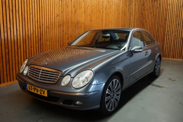 MERCEDES-BENZ E-KLASSE E 200 SEDAN ELEGANCE AUTOMAAT/ LEER/ NAVI, Dealer Inruilauto's.nl, Nieuwe Pekela