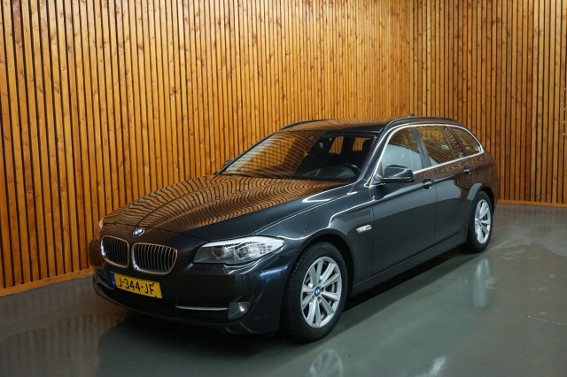 BMW 5-SERIE