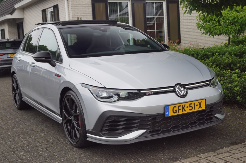 VOLKSWAGEN GOLF GTI Clubsport 2.0 TSI (300pk) DSG IQ Light / Pano / ACC / Camera / 19 in - Voorraad