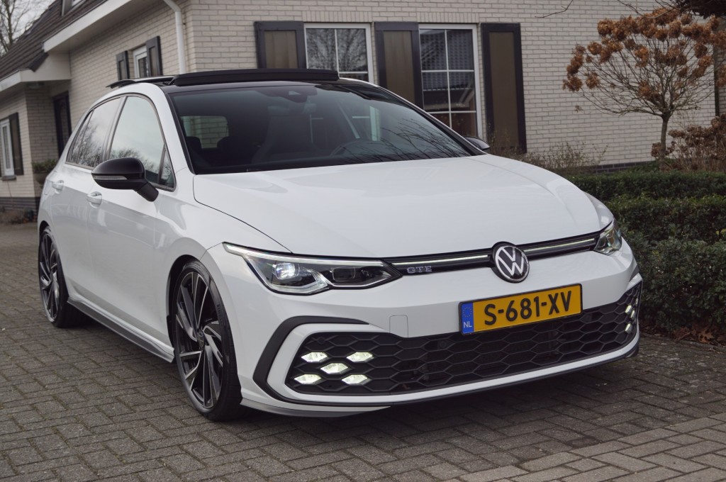 VOLKSWAGEN GOLF GTE 1.4 TSI Hybride (245pk) DSG Panodak / Key-less / Virtual / ACC / Camera / 19 inch - Voorraad