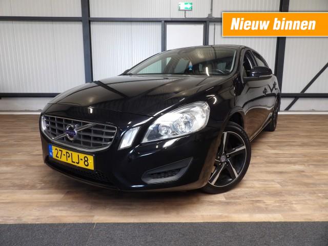 Volvo V60 - T3 - ecc - navigatie - trekhaak - zeer nette staat!