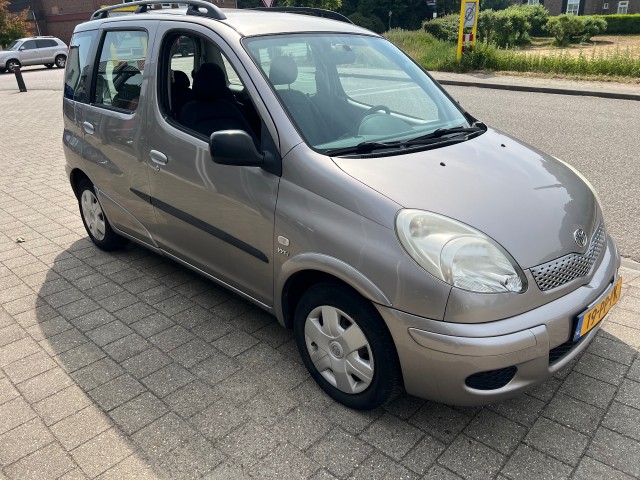 TOYOTA YARIS 1.3 VVT-I, Autobedrijf Karel Hol, Mill