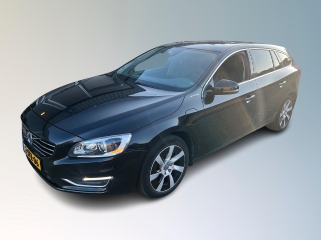 VOLVO V60 2.4 D6 AWD PL.I SUM., Autobedrijf Karel Hol, Mill