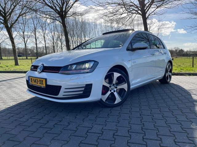 VOLKSWAGEN GOLF 2.0 TSI GTI 220pk, Van den Noort Automotive, Haaren