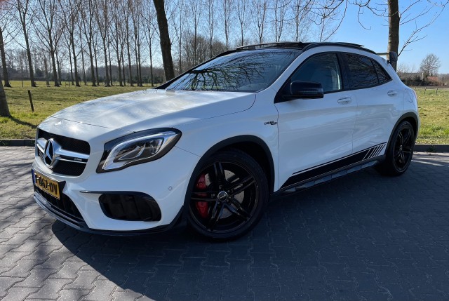 MERCEDES-BENZ GLA-KLASSE 45 AMG 4Matic Premium Plus PANO/PERFORMANCE/EDITION1, Van den Noort Automotive, Haaren