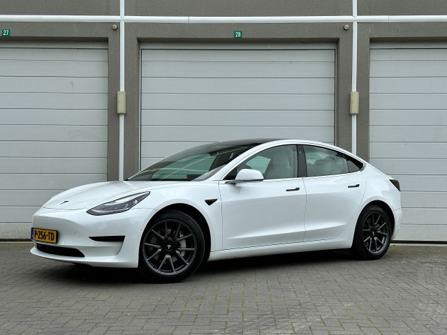 TESLA MODEL 3 Standard RWD Plus ALL-IN Marge Autopilot Fabrieksgarantie Pano, Van den Noort Automotive, Haaren