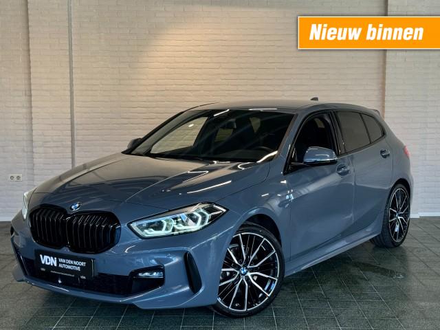 BMW 1-SERIE 118i M Sport Kuipstoelen 19'' Sfeerverlichting Live Cockpit Stuurverwarming, Van den Noort Automotive, Haaren