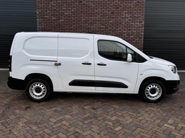 OPEL COMBO 1.6D L2H1 Edition / 100 PK / Navigatie / Cruise Control / Parkee, Autoroel's, Heeswijk Dinther