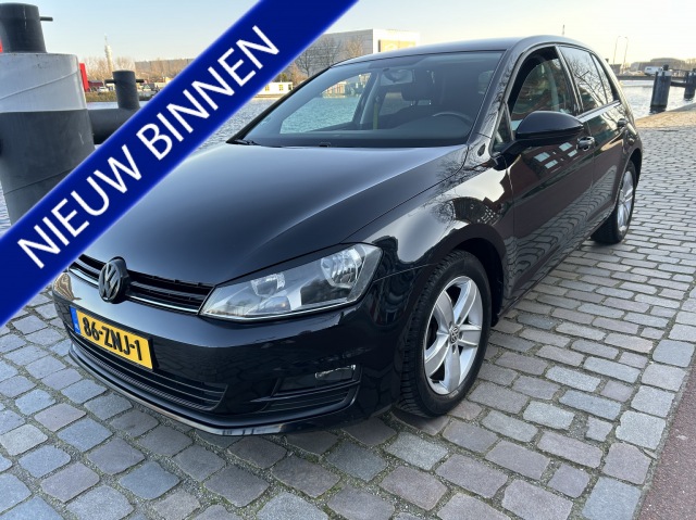 Volkswagen Golf - 1.2 TSI Trendline