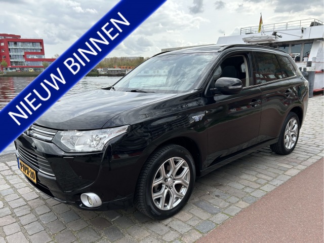 MITSUBISHI OUTLANDER - 2.0 PHEV instyle