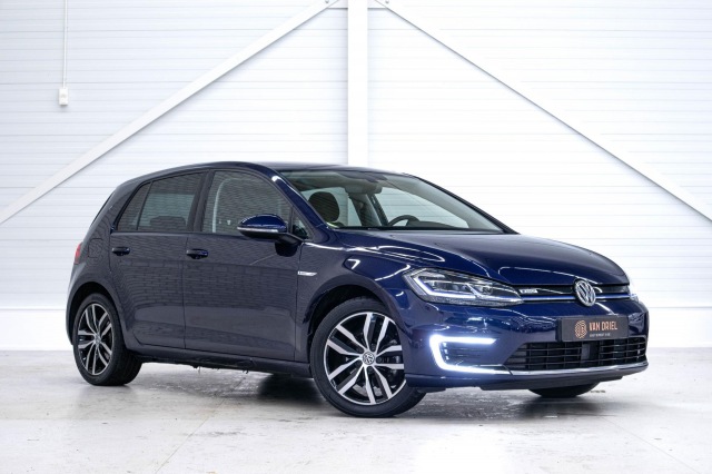 VOLKSWAGEN E-GOLF