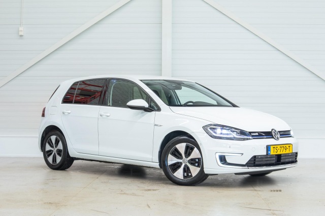 VOLKSWAGEN E-GOLF