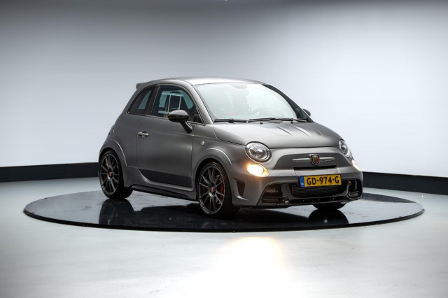 Abarth 500 - 1.4 T-Jet Abarth 695 Biposto