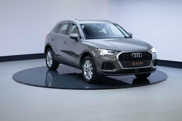 Audi Q3 - 45 TFSI e edition