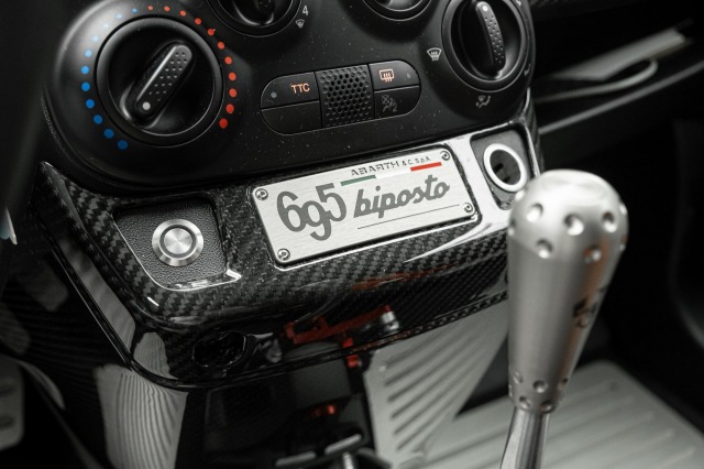 ABARTH 500 1.4 T-Jet Abarth 695 Biposto, van Driel Automotive, Hoofddorp