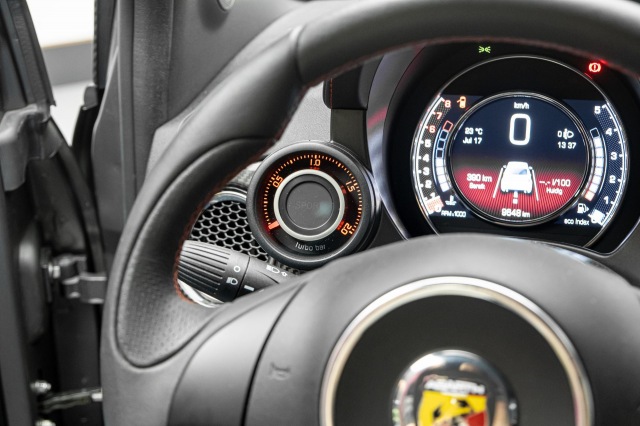 ABARTH 500 1.4 T-Jet Abarth 695 Biposto, van Driel Automotive, Hoofddorp