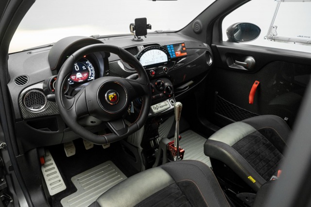 ABARTH 500 1.4 T-Jet Abarth 695 Biposto, van Driel Automotive, Hoofddorp