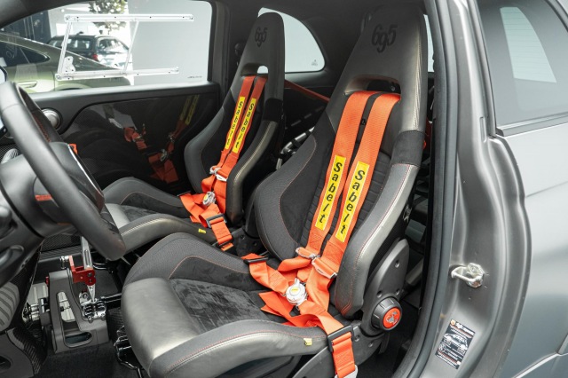 ABARTH 500 1.4 T-Jet Abarth 695 Biposto, van Driel Automotive, Hoofddorp