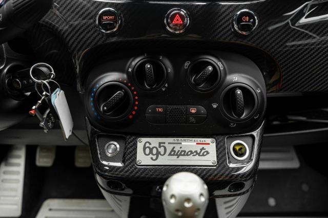 ABARTH 500 1.4 T-Jet Abarth 695 Biposto, van Driel Automotive, Hoofddorp