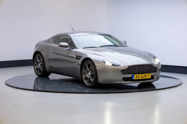 ASTON MARTIN V8 VANTAGE - 4.3 V8