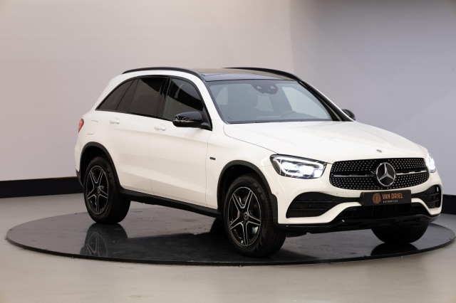 MERCEDES-BENZ GLC-KLASSE - 300e 4MATIC Business Solution AMG