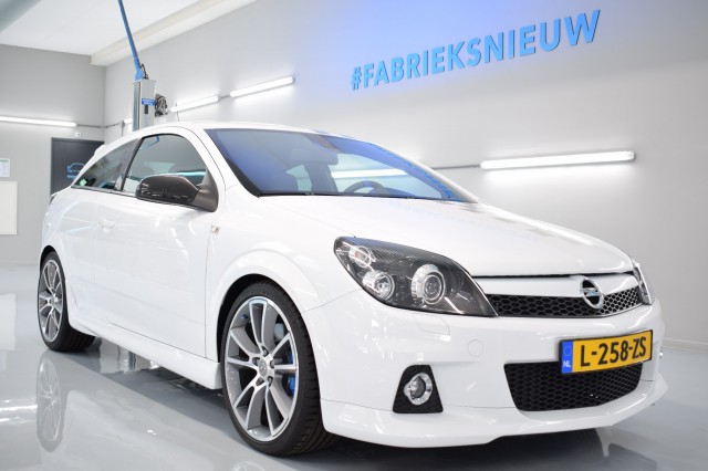 OPEL ASTRA  GTC OPC, Fabrieksnieuw, Best