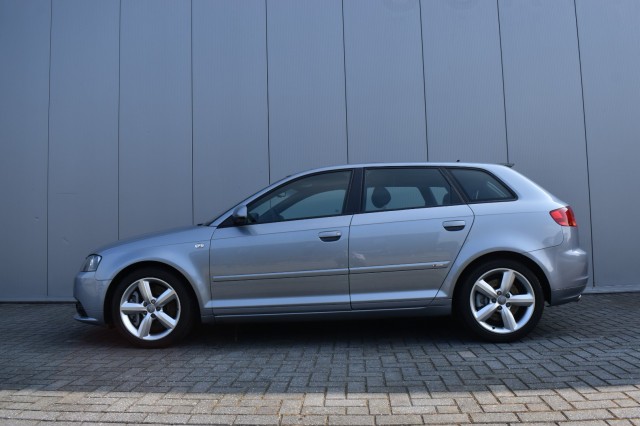 AUDI A3 3.2 QUATTRO AMBITION, Heeren in Automobielen BV, EDE