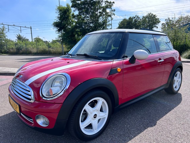 MINI COOPER 1.6 / AIRCO / LEER / 1E EIGENAAR / ZEER MOOI, Max Mobiliteit, Hengelo