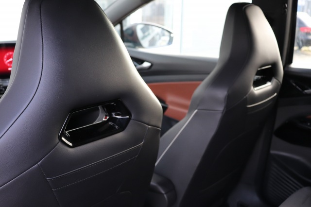 VOLKSWAGEN ID.4 Max Pro 77 kWh, Carmix, OSS