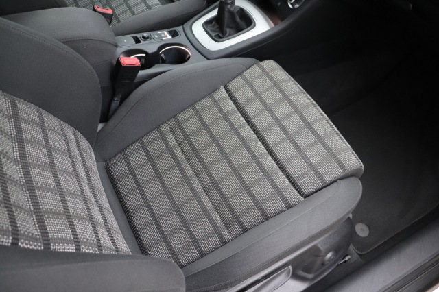 AUDI Q3 2.0 TDI Business Edition, Carmix, OSS